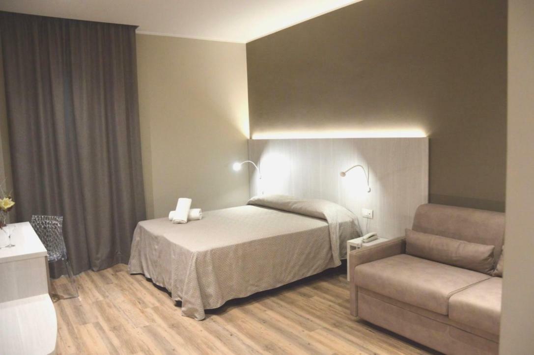 Hotel Regent - In Pieno Centro San Benedetto del Tronto Exterior photo