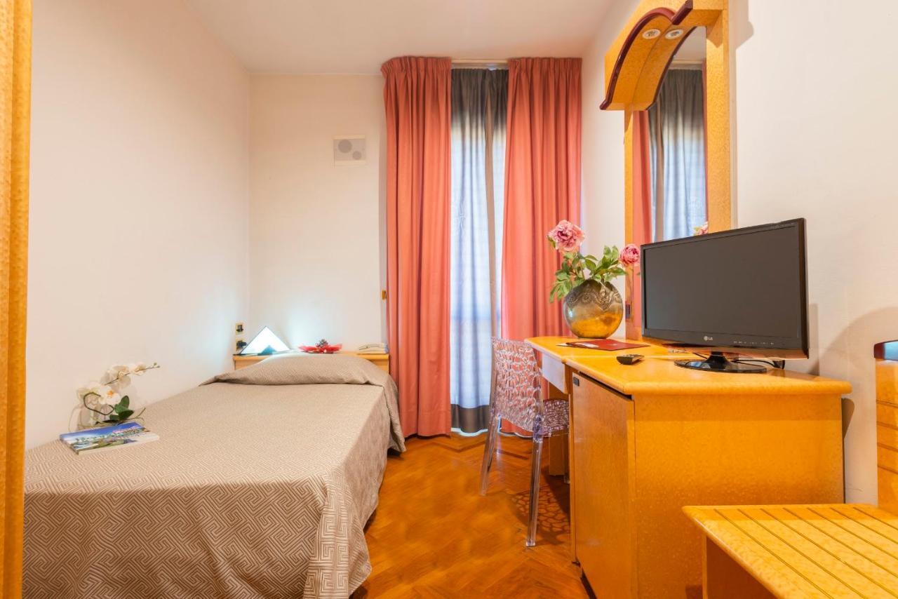 Hotel Regent - In Pieno Centro San Benedetto del Tronto Exterior photo