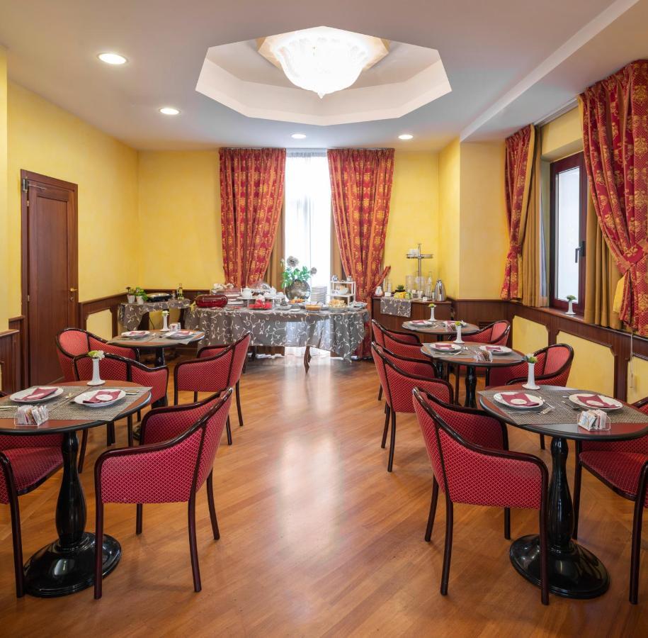 Hotel Regent - In Pieno Centro San Benedetto del Tronto Exterior photo